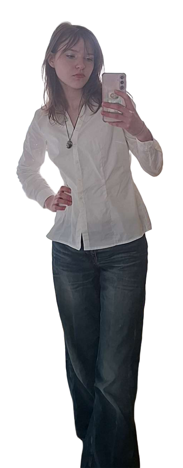 Mirror self-portrait of Ysenne